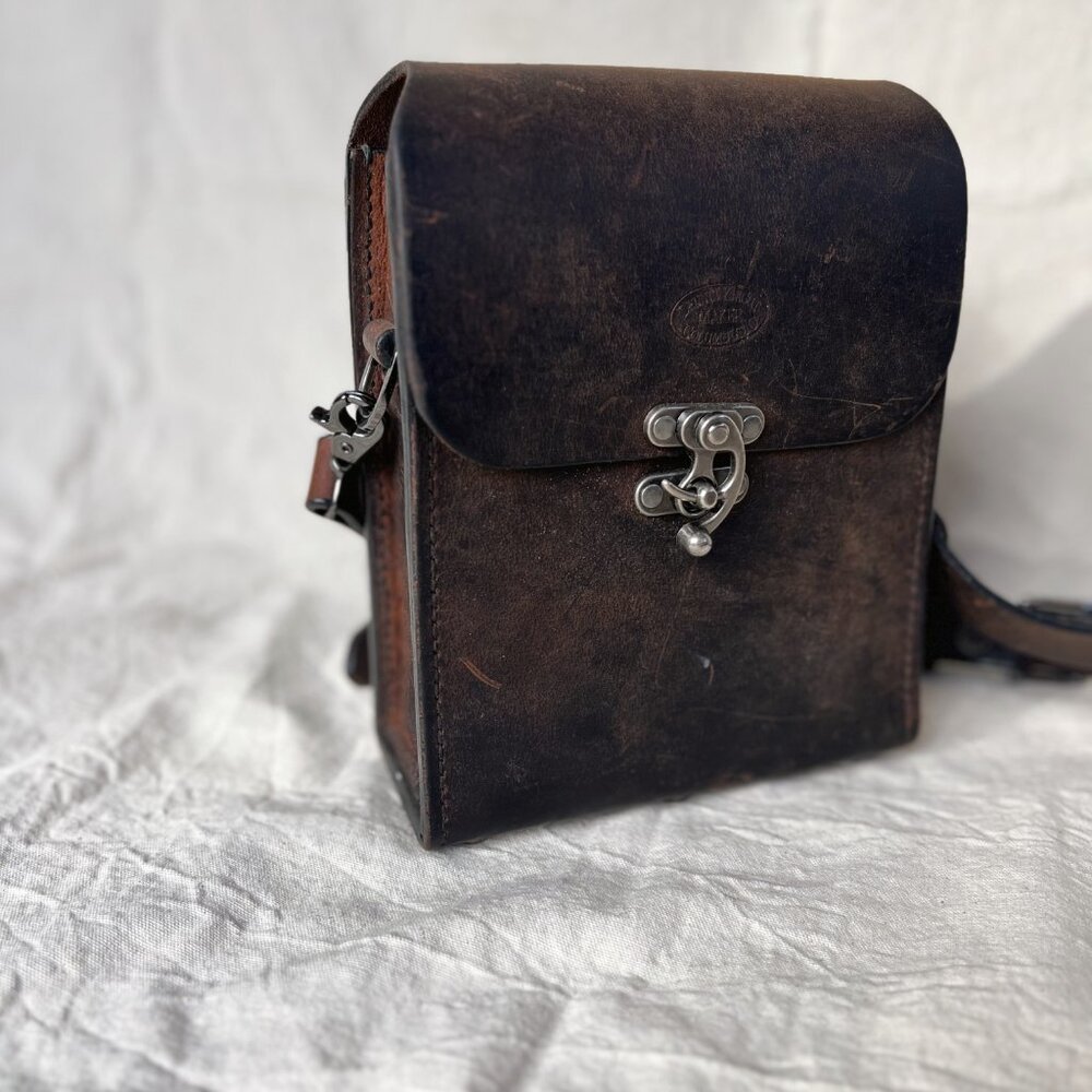 Like New! River Ridge Leather Cartridge Box Style Shoulder Bag